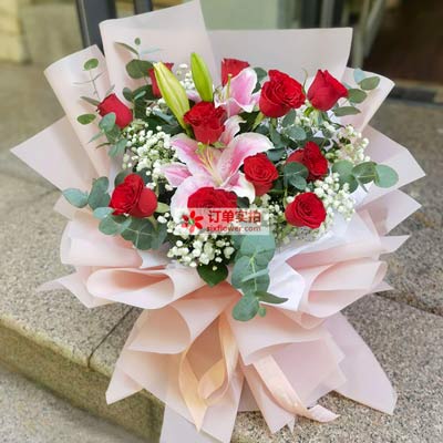 池州11朵红玫瑰百合，全世界里只有一个你